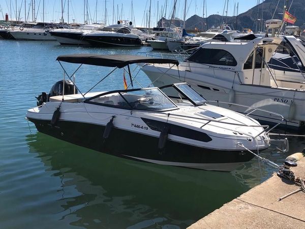 Bayliner VR5 Cuddy | Moon