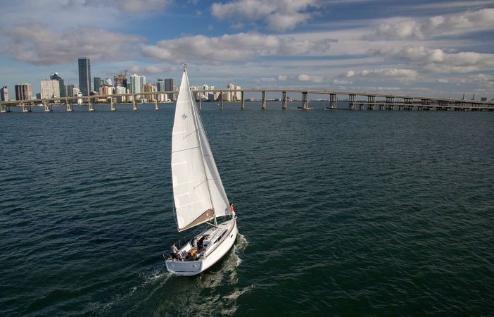 Jeanneau Sun Odyssey 349 | Coyote