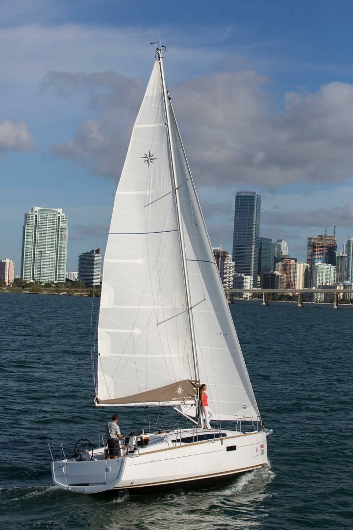 Jeanneau Sun Odyssey 349 | Coyote