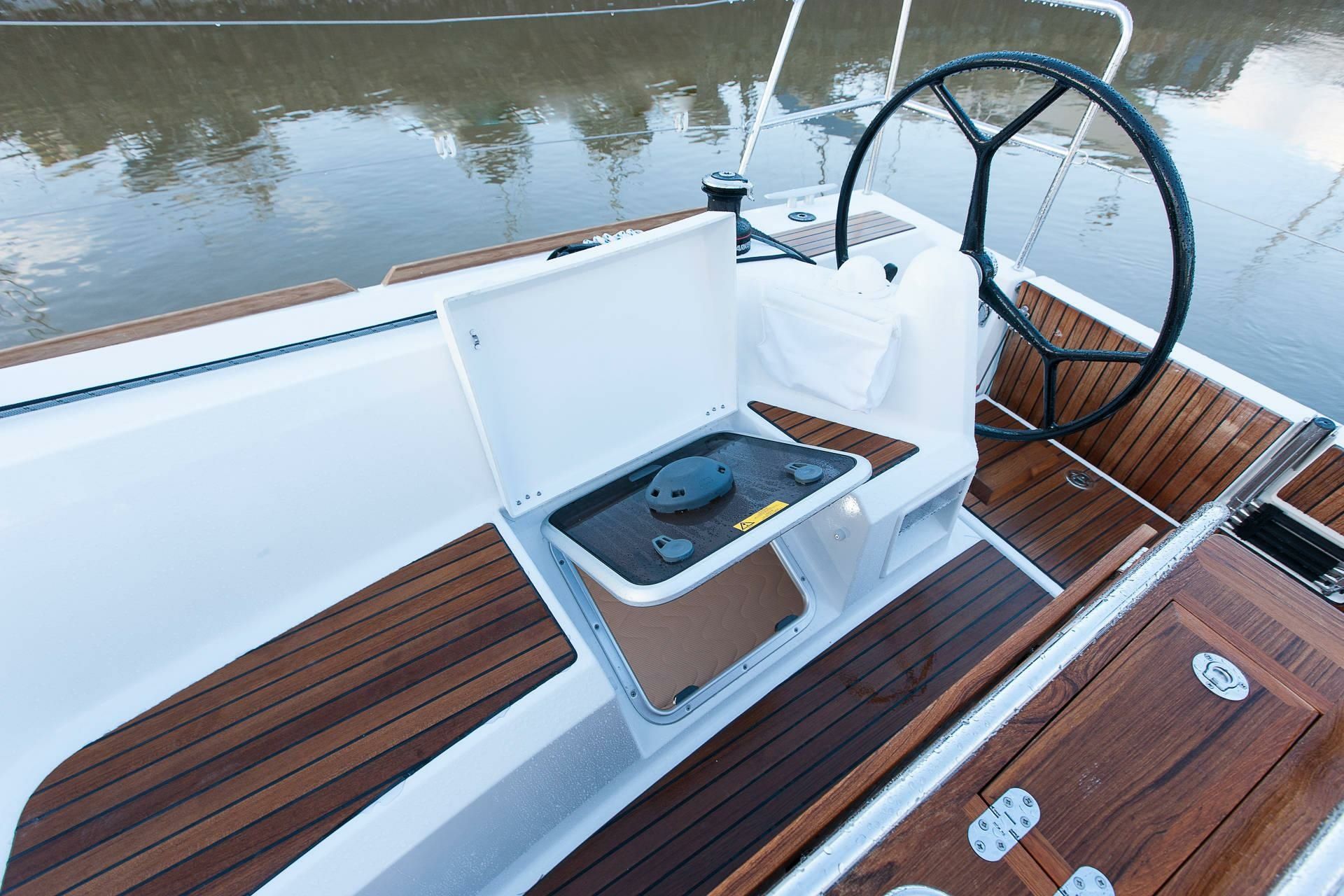 Jeanneau Sun Odyssey 349 | Coyote
