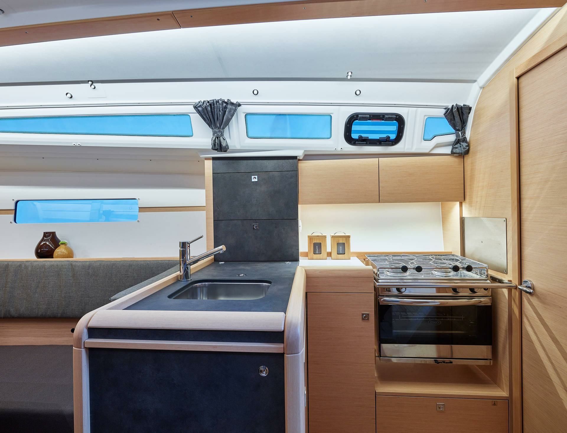 Jeanneau Sun Odyssey 349 | Coyote