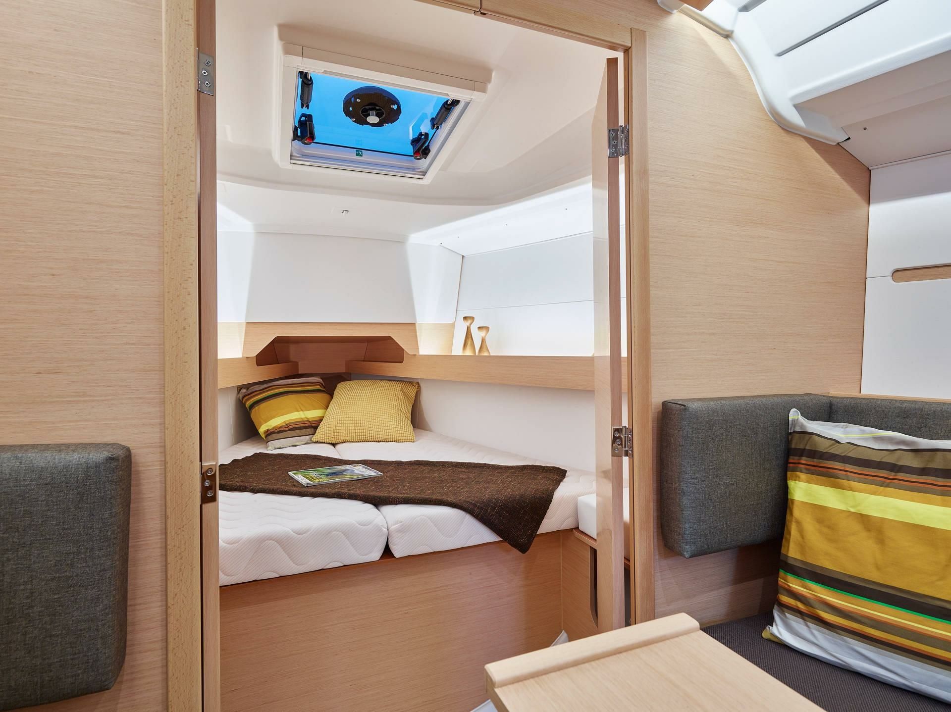 Jeanneau Sun Odyssey 349 | Coyote