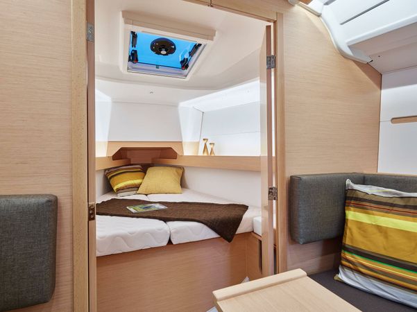 Jeanneau Sun Odyssey 349 | Coyote