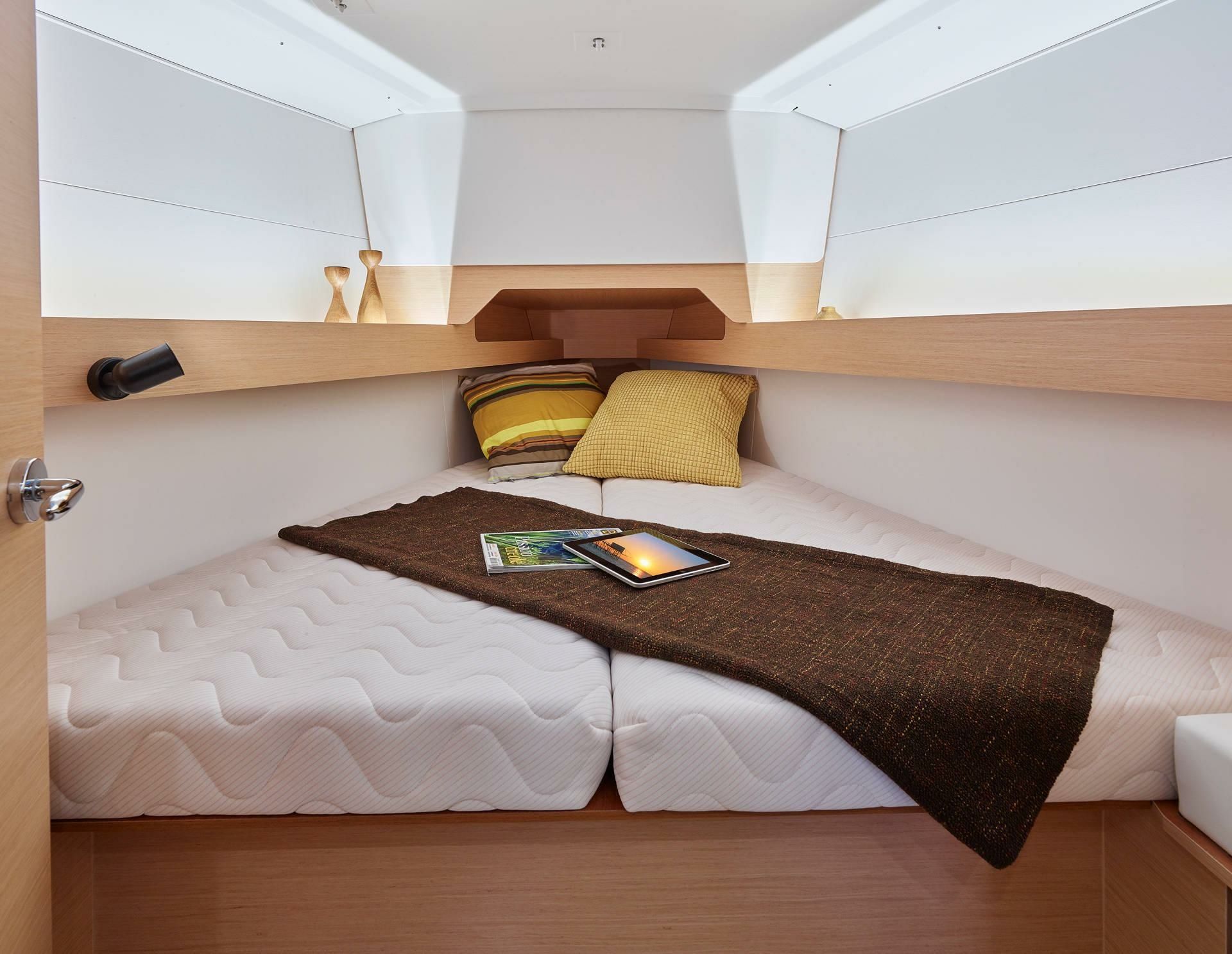 Jeanneau Sun Odyssey 349 | Coyote