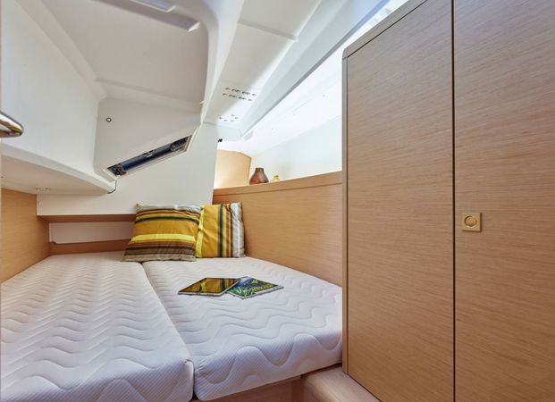 Jeanneau Sun Odyssey 349 | Coyote