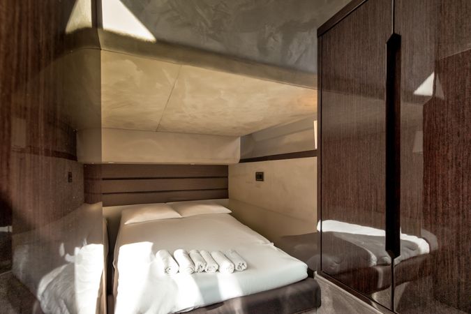 Galeon 420 Fly | Amber Blue