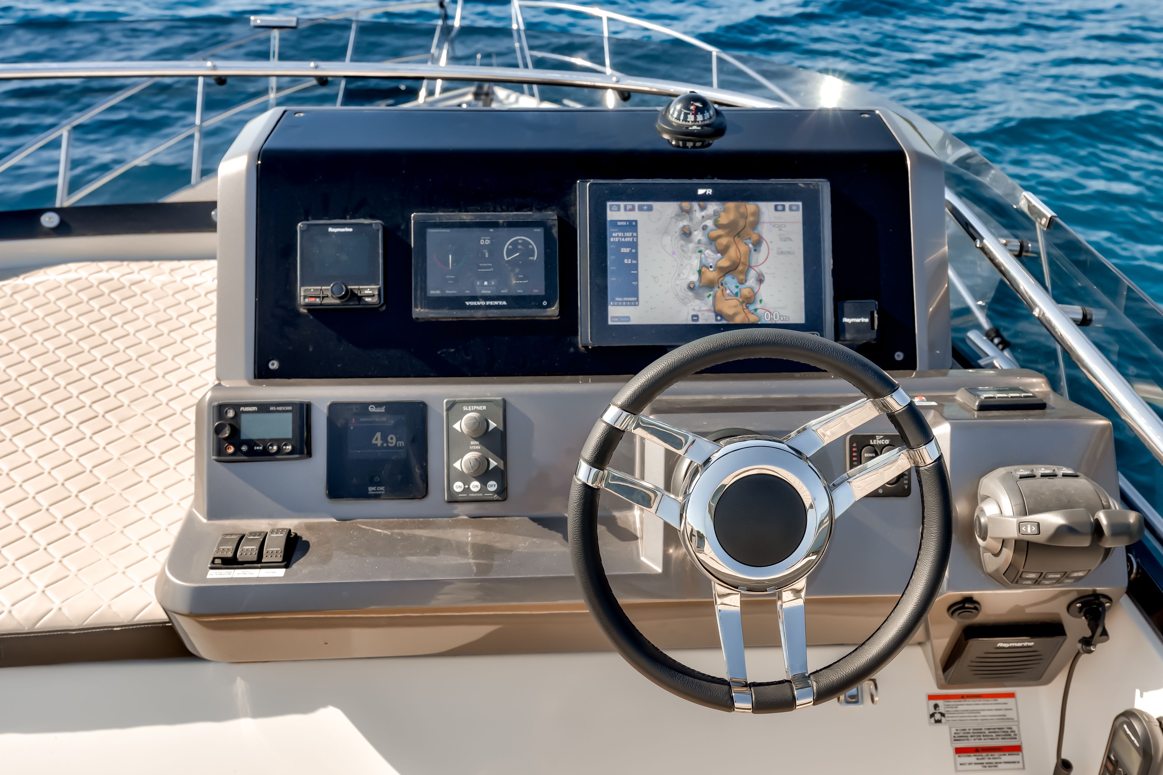 Galeon 420 Fly | Amber Blue