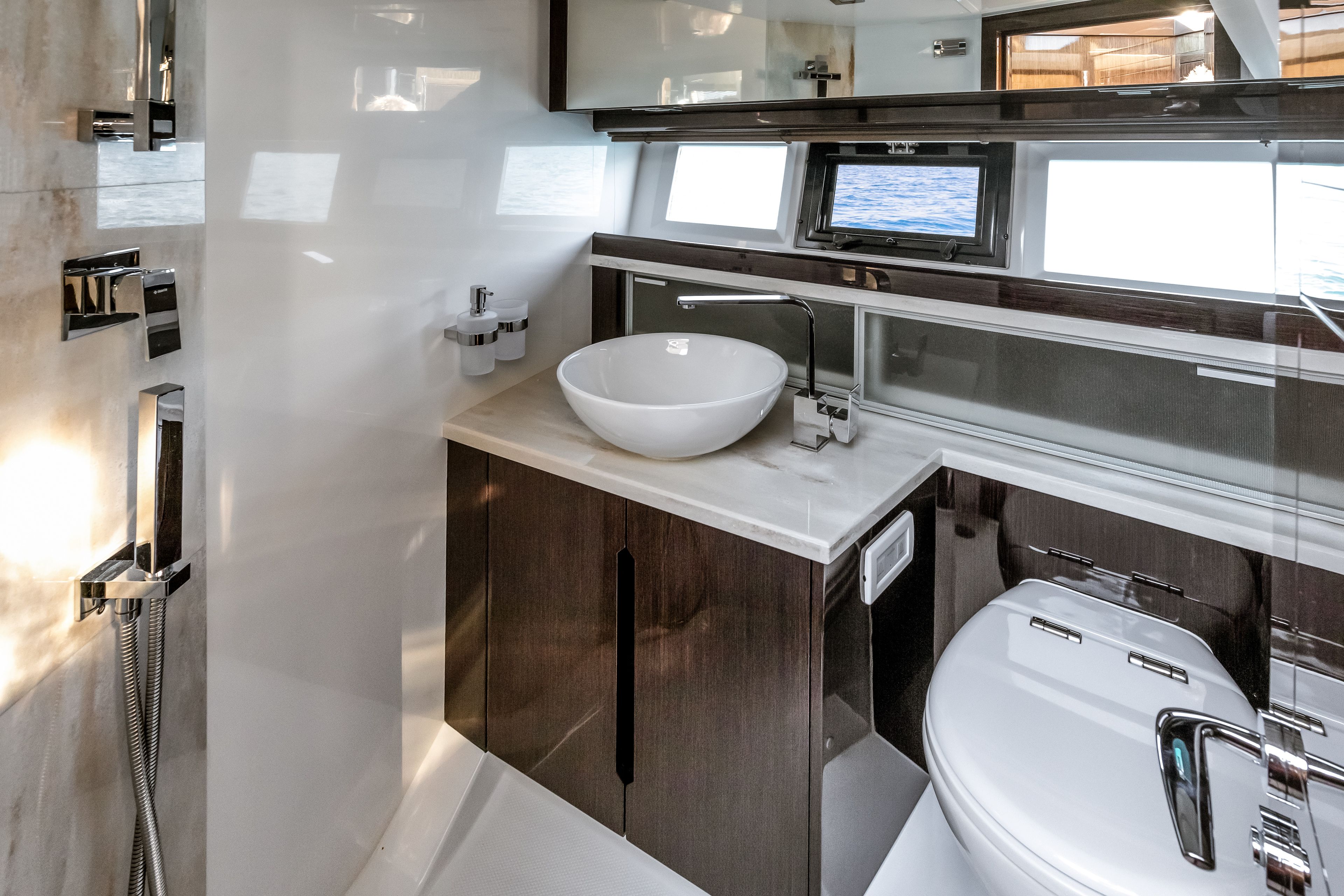 Galeon 420 Fly | Amber Blue