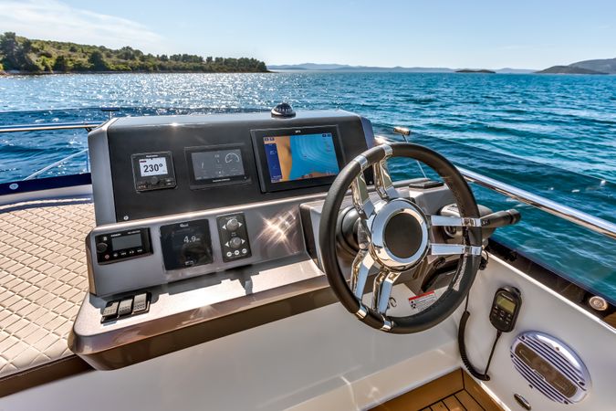 Galeon 420 Fly | Amber Blue