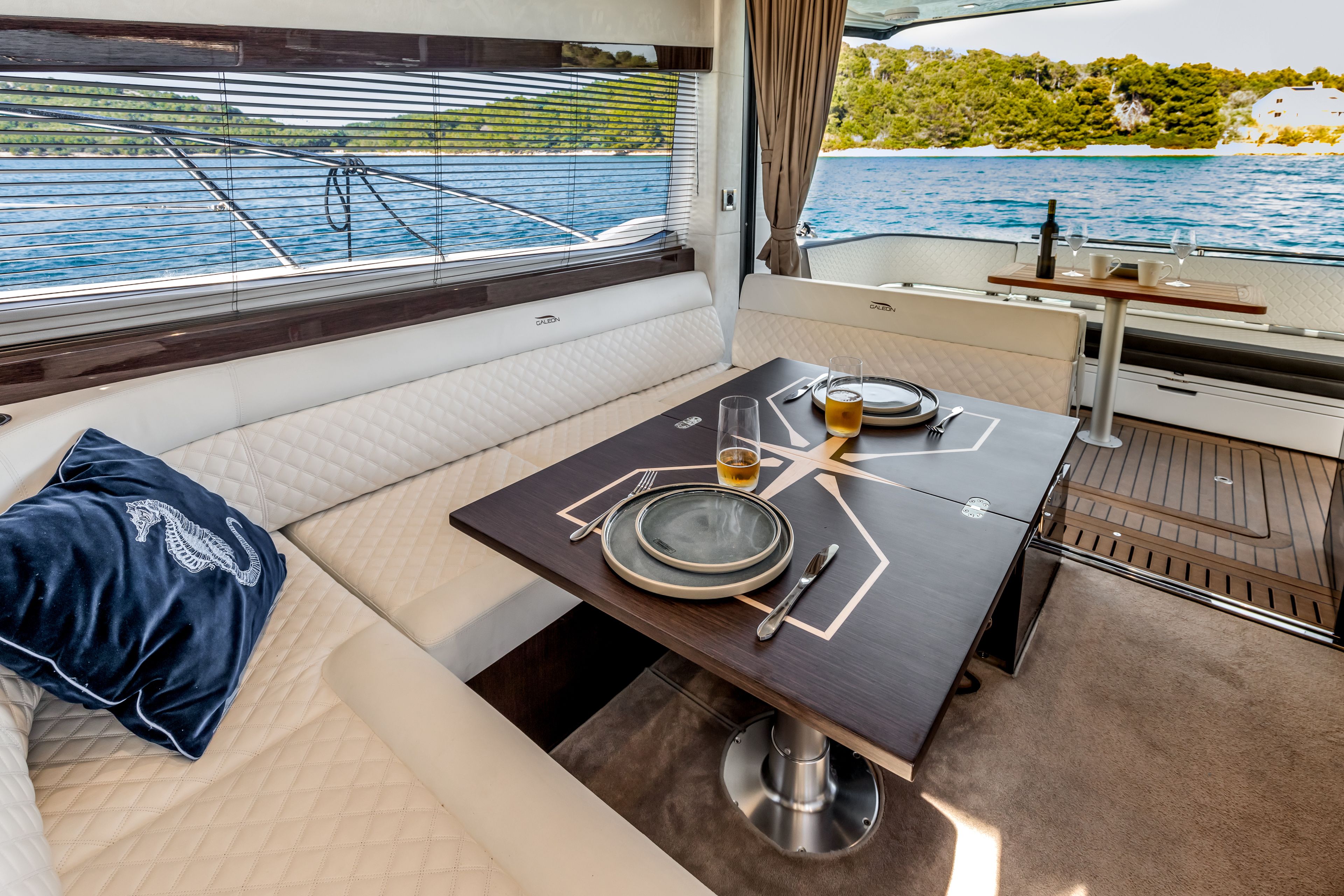 Galeon 420 Fly | Amber Blue