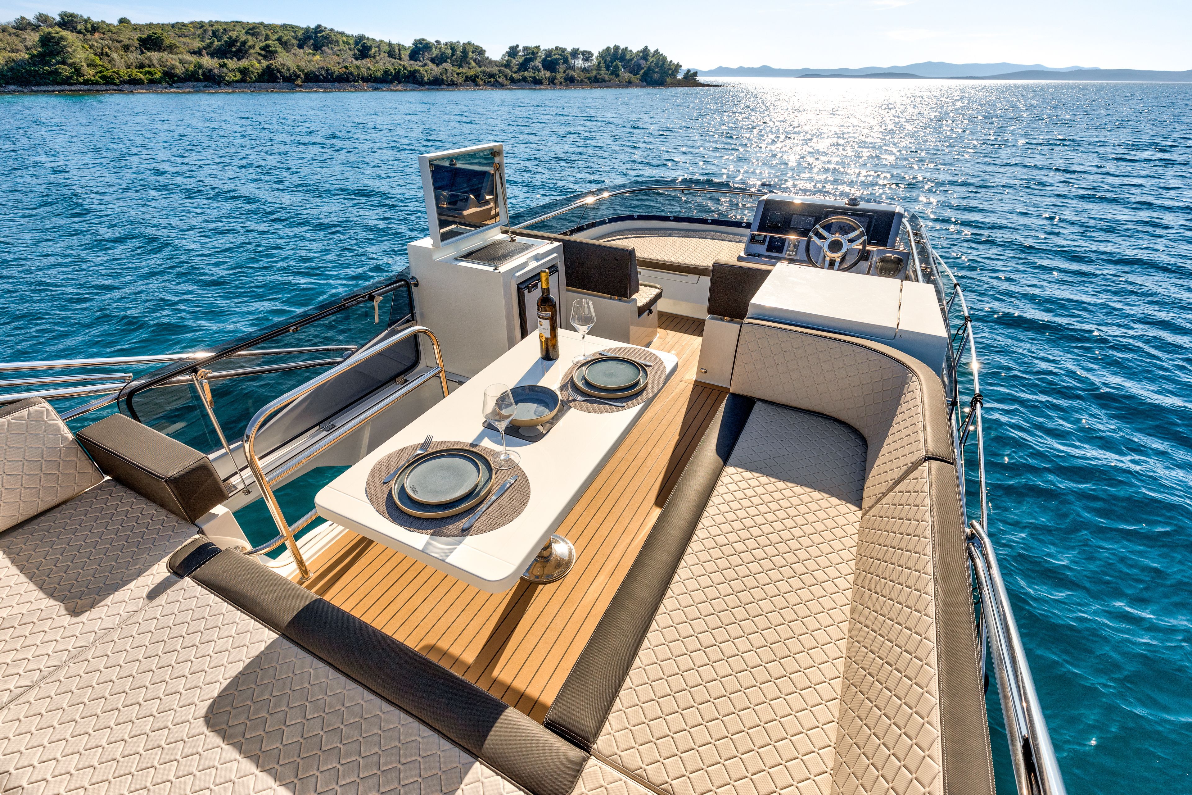 Galeon 420 Fly | Amber Blue