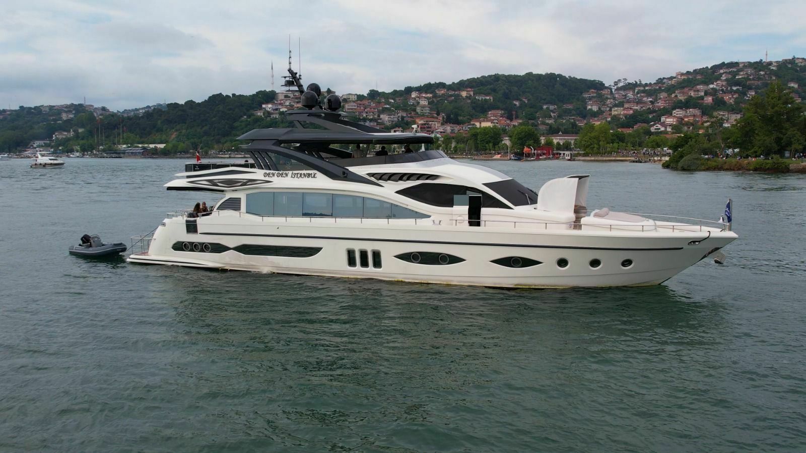 Custom Built 115 | Den Den