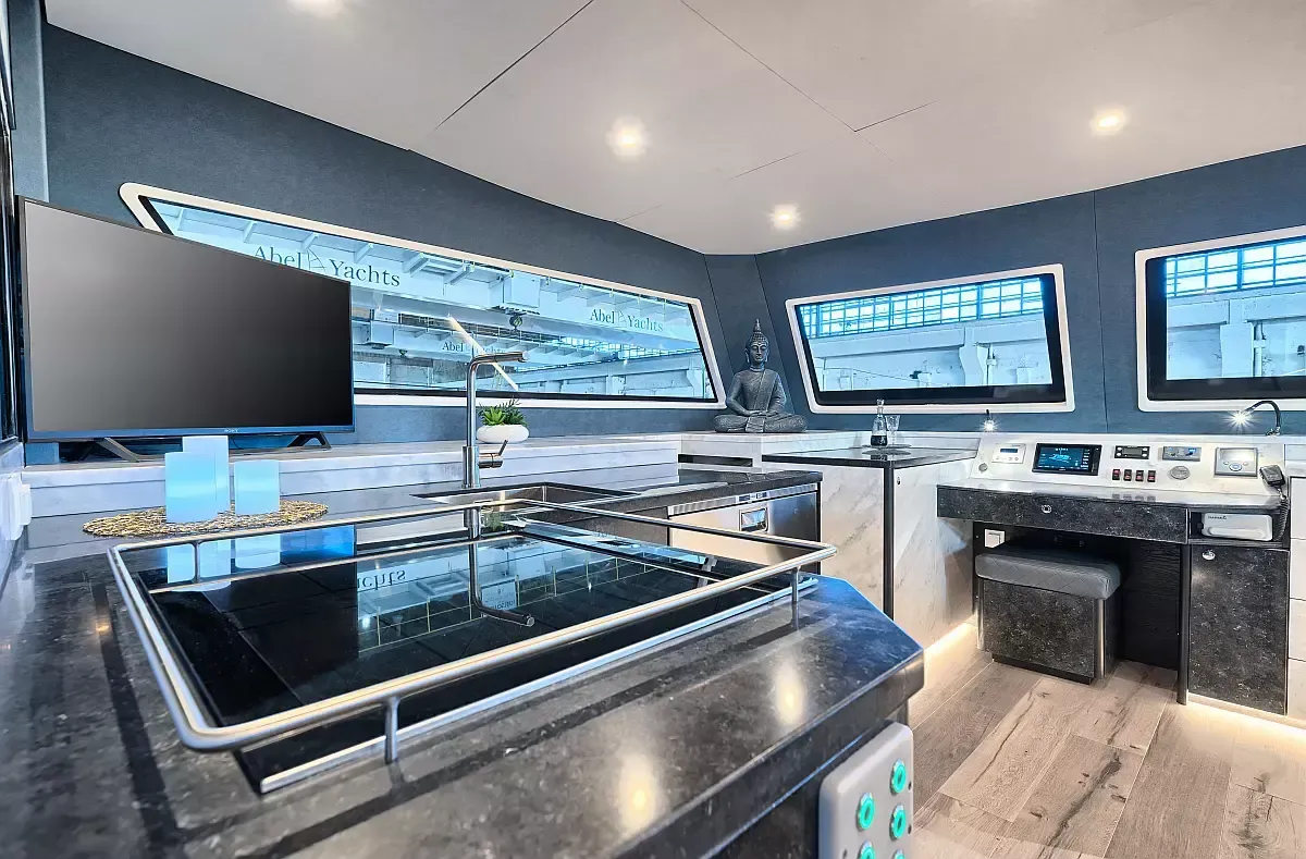 Luna 49 | Katamaran Red