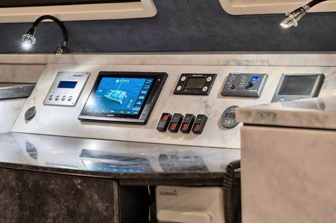 Luna 49 | Katamaran Red