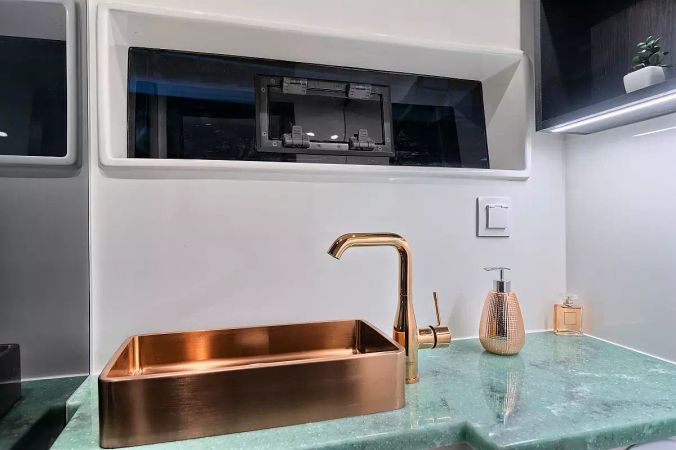 Luna 49 | Katamaran Red