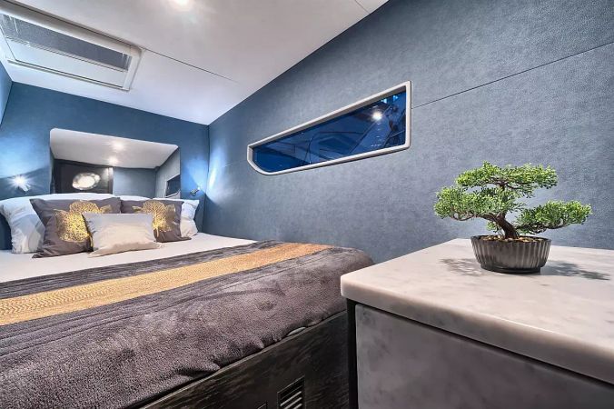 Luna 49 | Katamaran Red