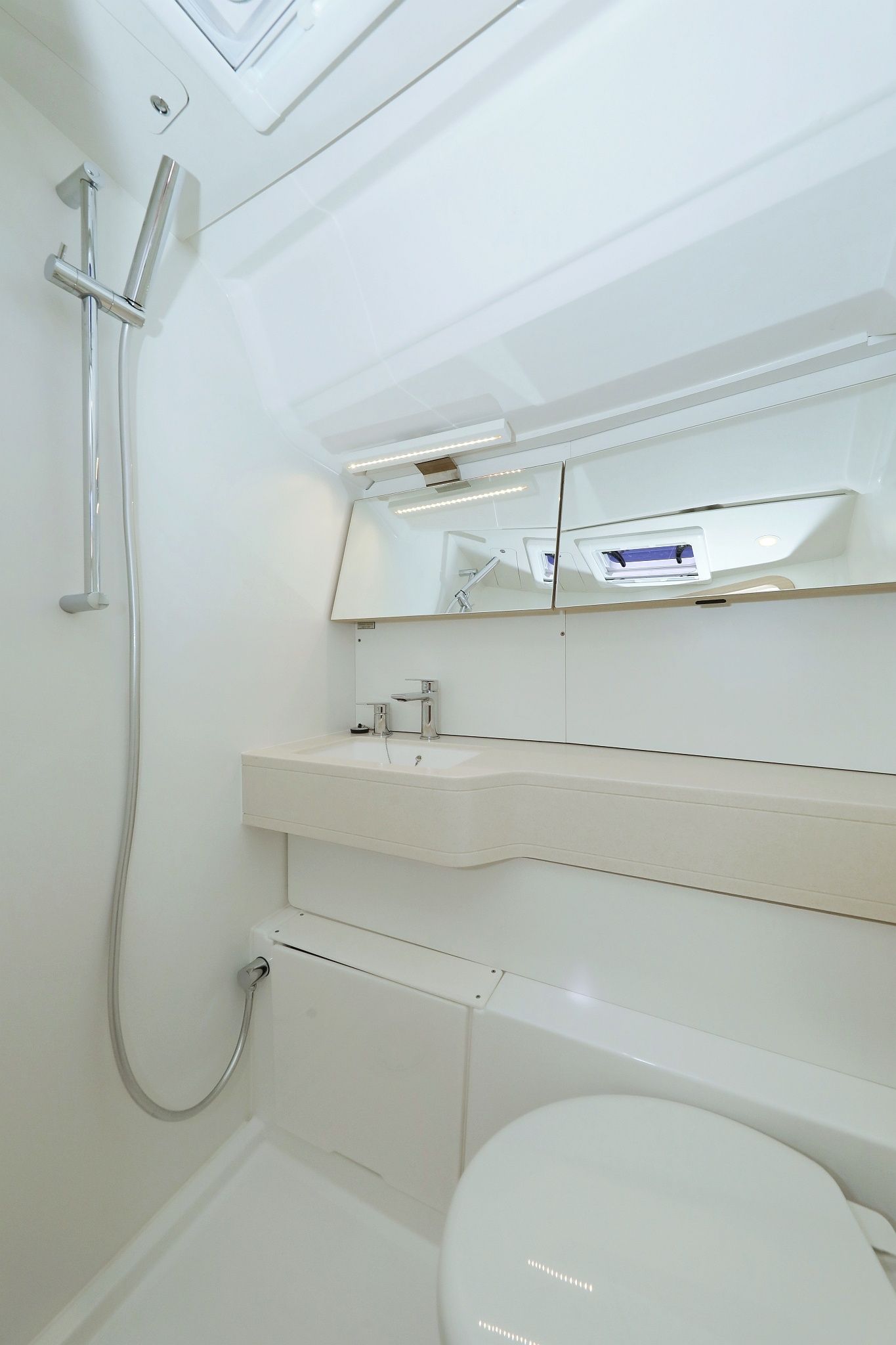 Dufour 44 | Full Moon