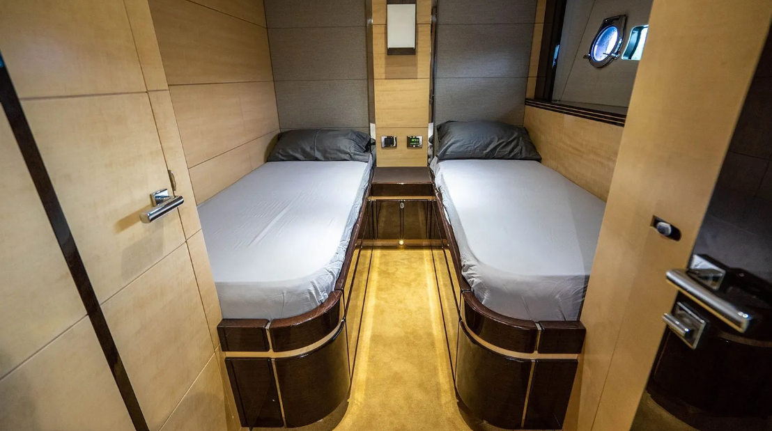 Sunseeker 68 | New Page