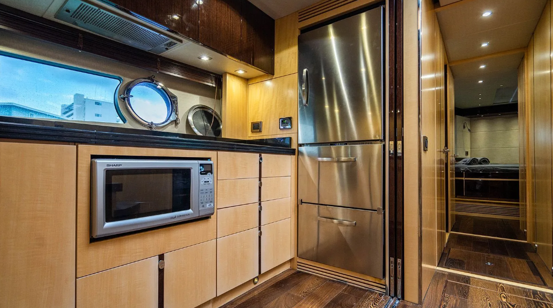 Sunseeker 68 | New Page