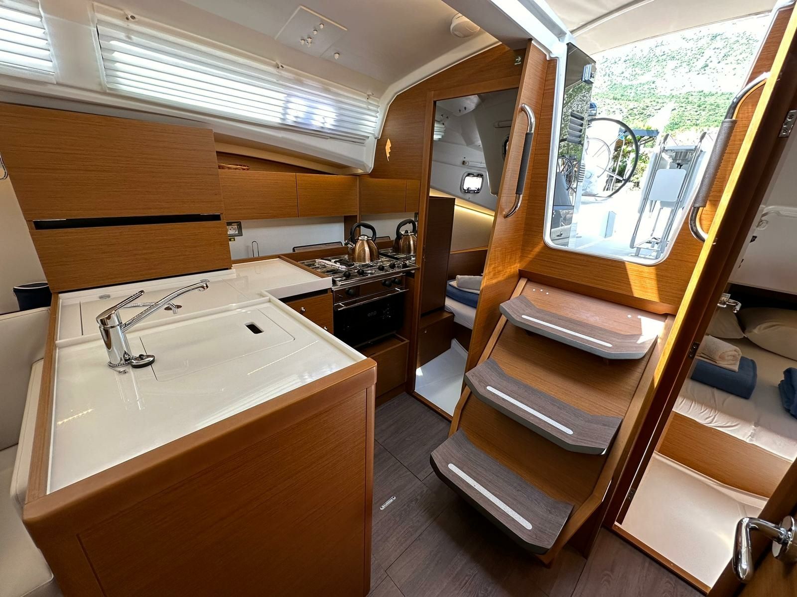 Jeanneau Sun Odyssey 350 | Star Kiss
