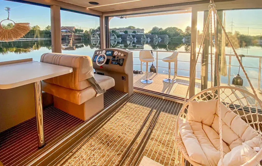 Houseboat Luxboot | Paradise Island