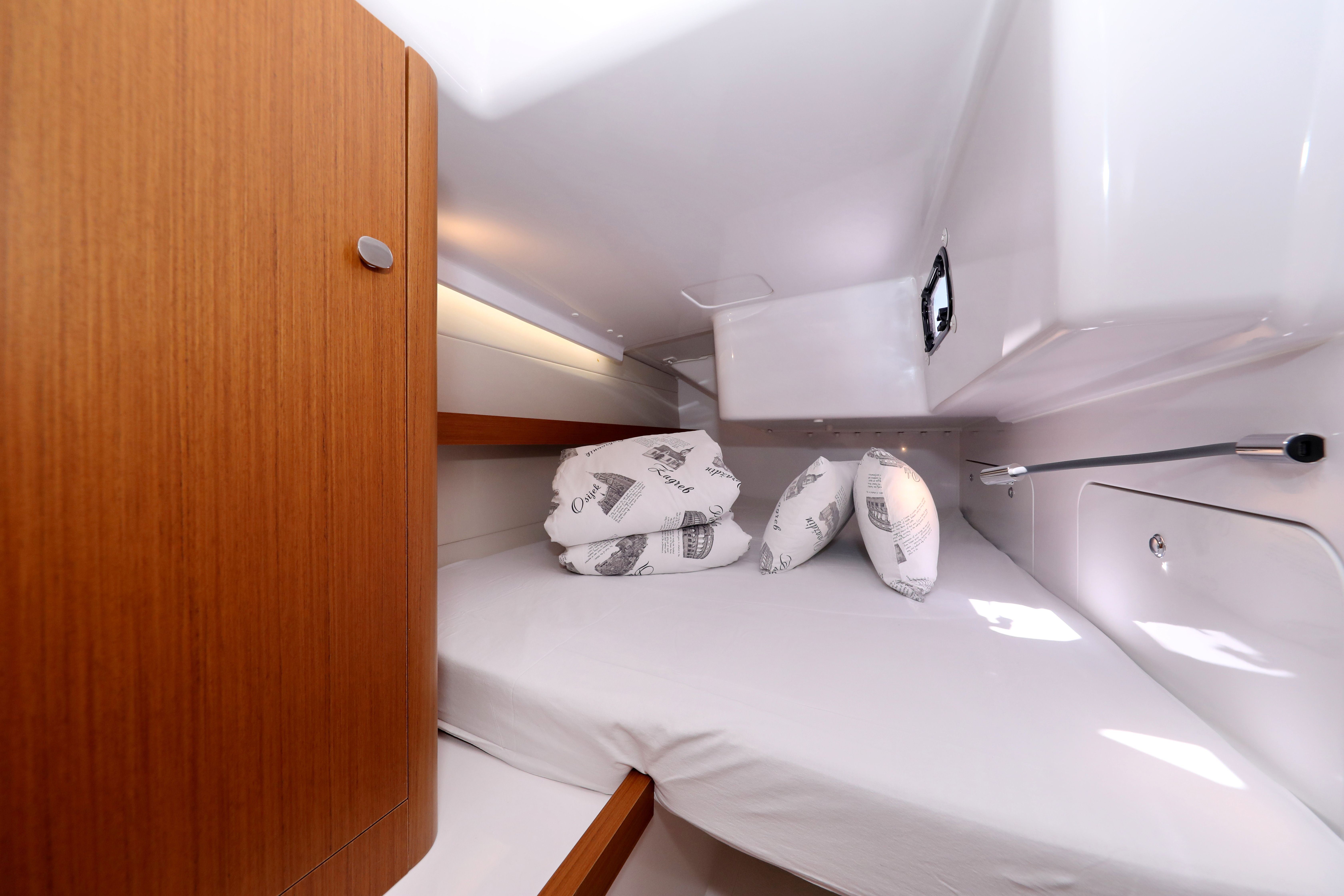 Beneteau First 36 | Katina