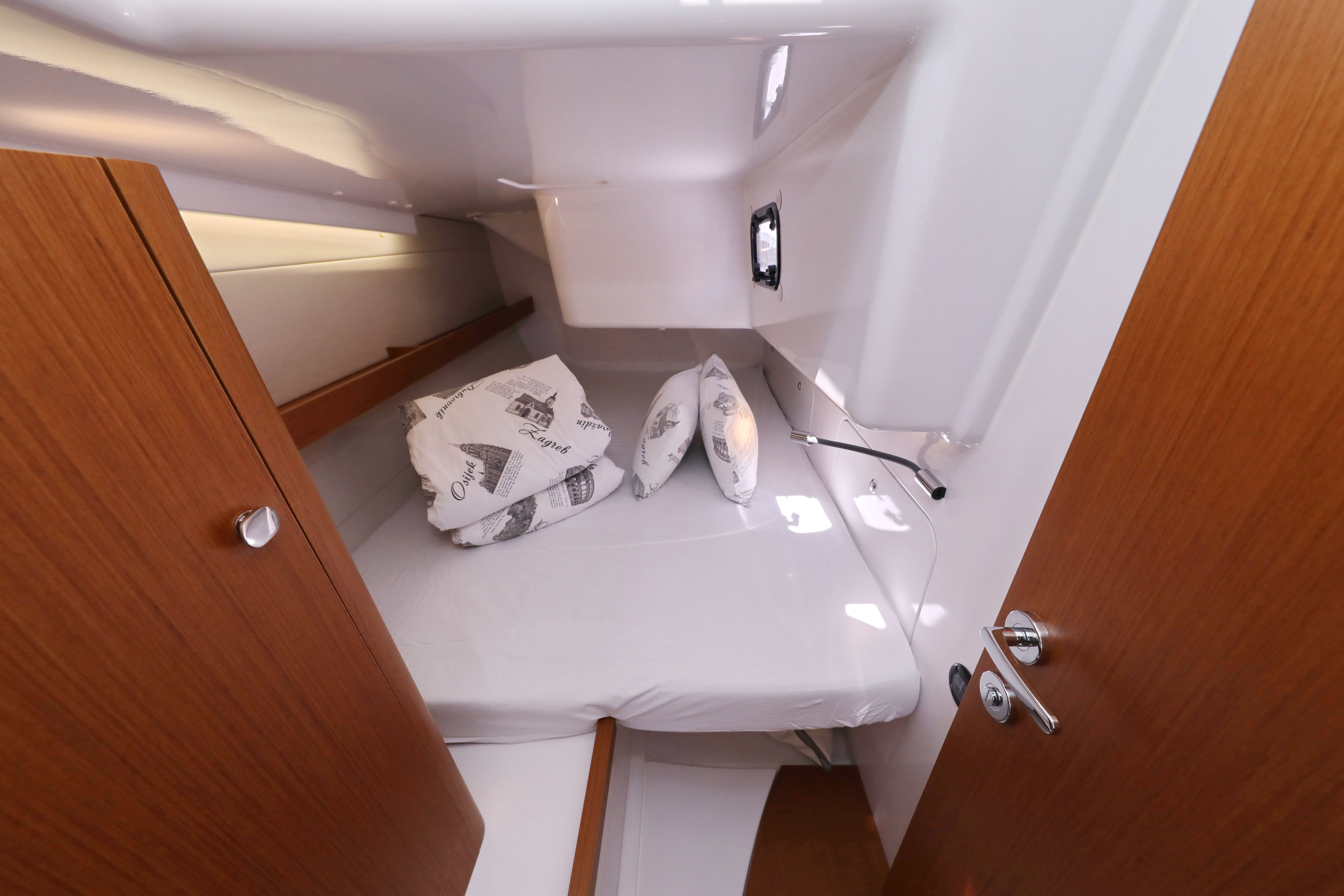 Beneteau First 36 | Katina