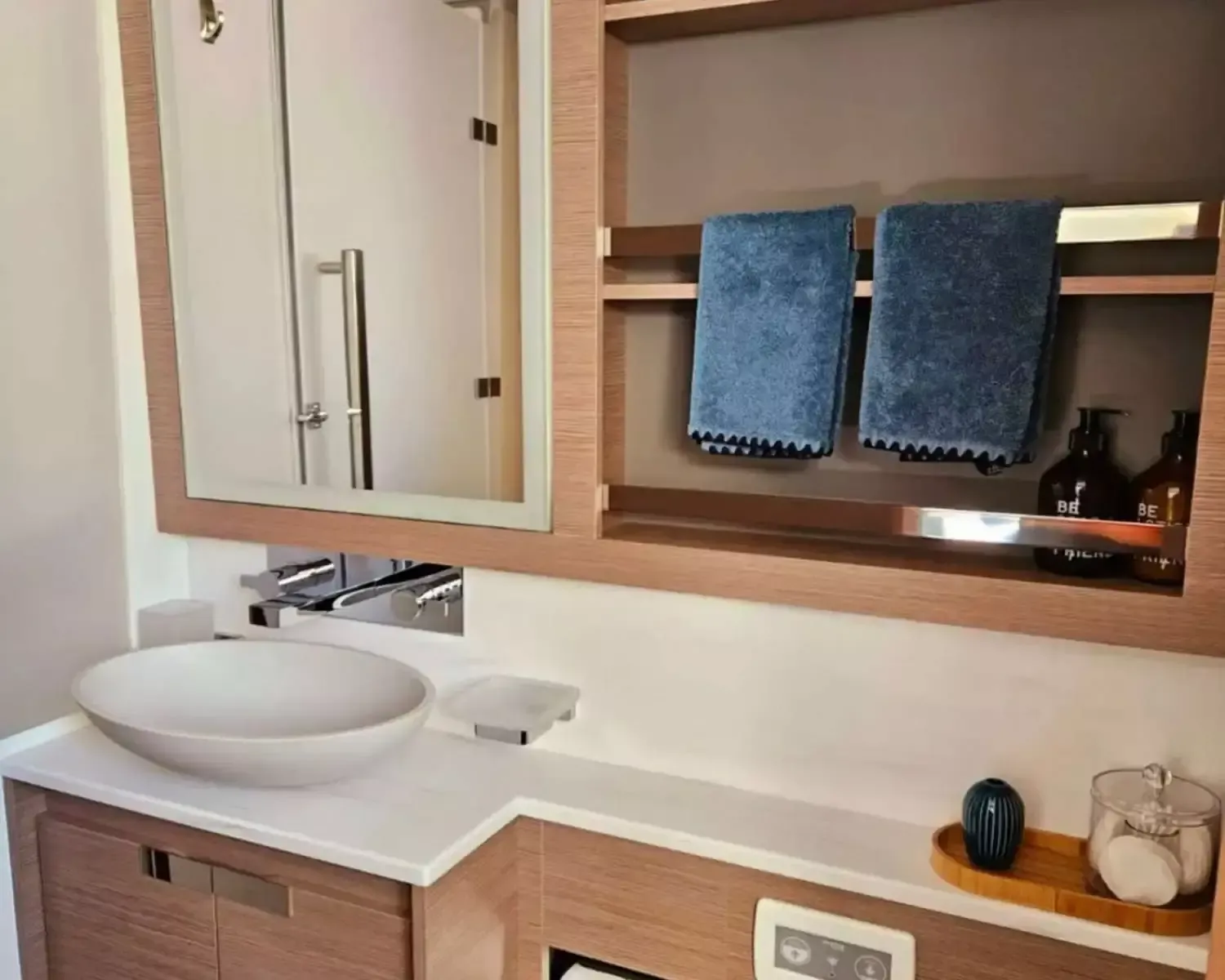 Fountaine Pajot Alegria 67 | Looma