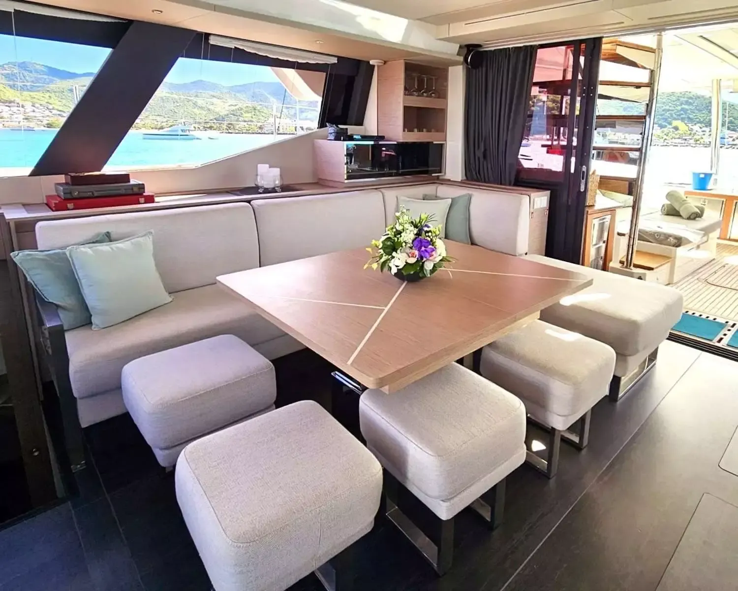 Fountaine Pajot Alegria 67 | Looma