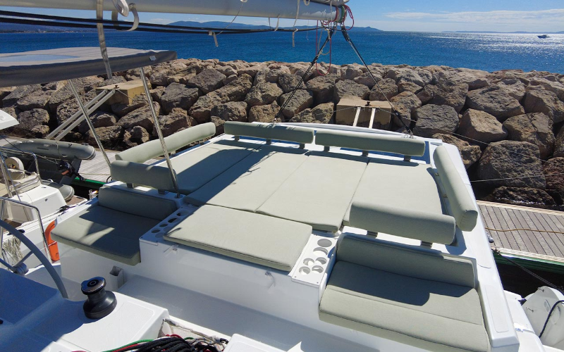 Bali Catspace | Black Swan