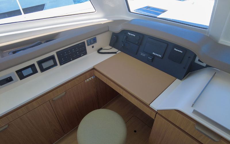 Bali Catspace | Black Swan