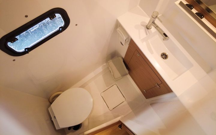 Bali Catspace | Black Swan