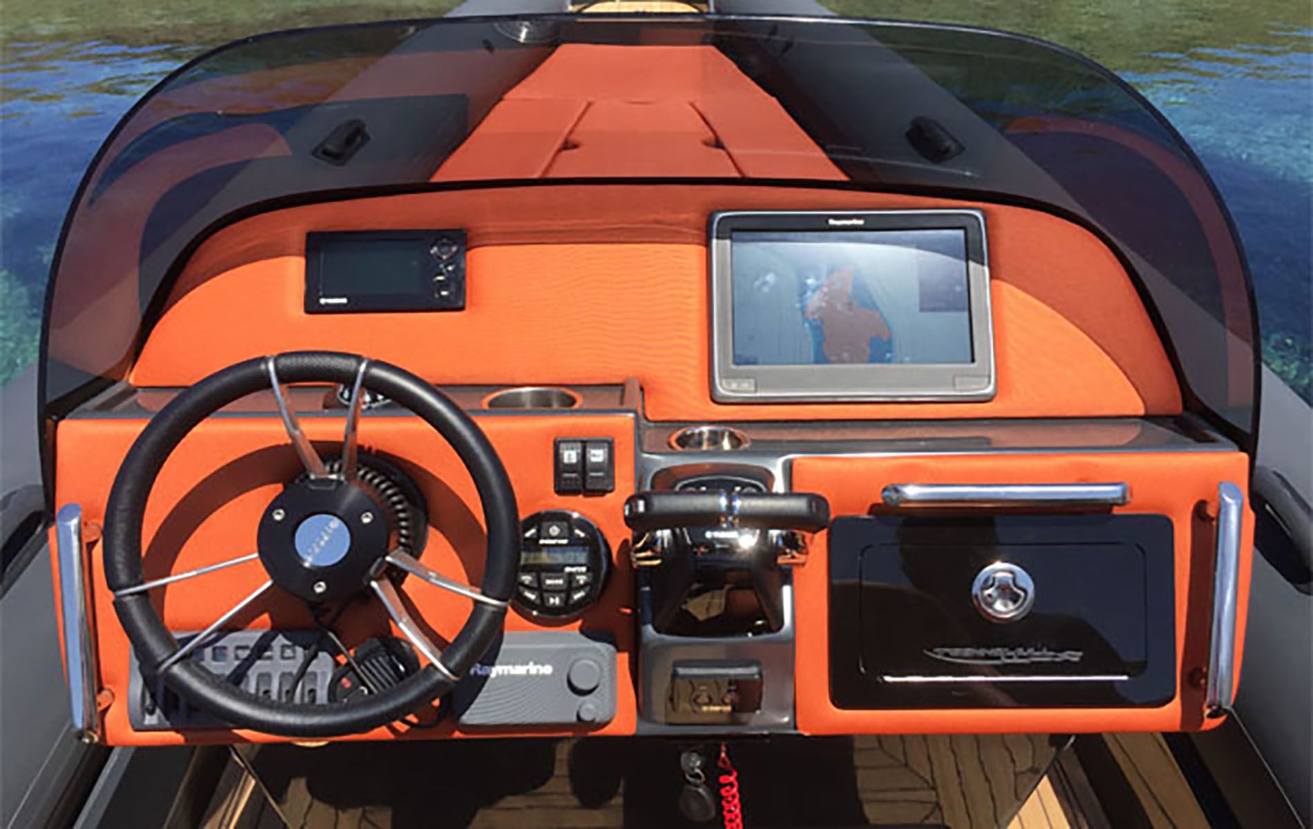 Technohull 999 | Tak