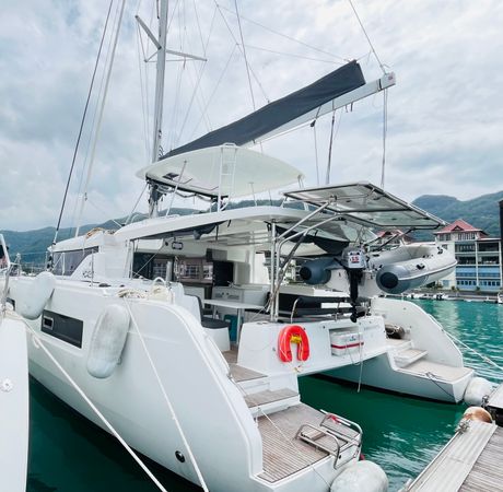 Lagoon 46 | Napa Naryen