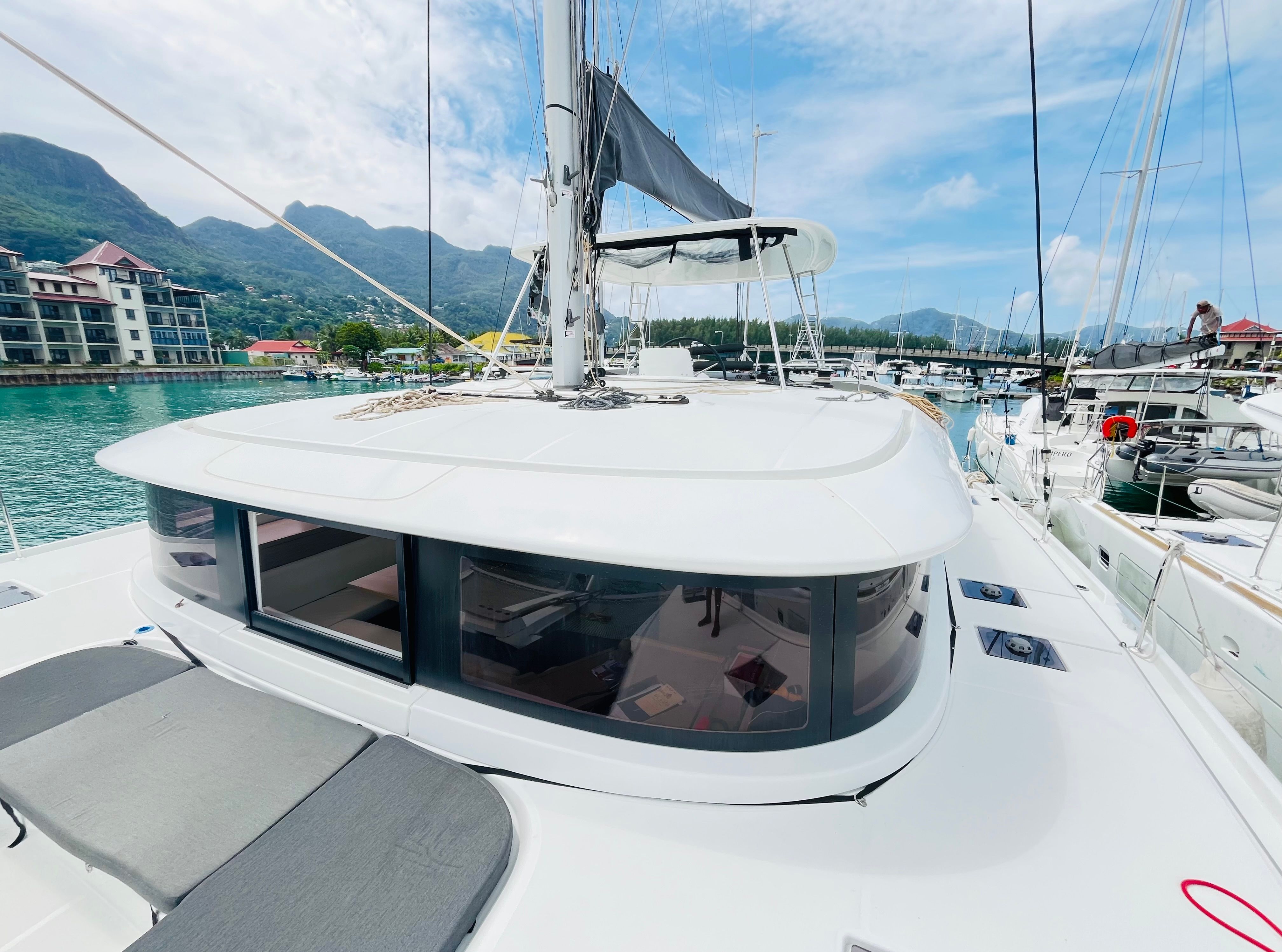 Lagoon 46 | Napa Naryen