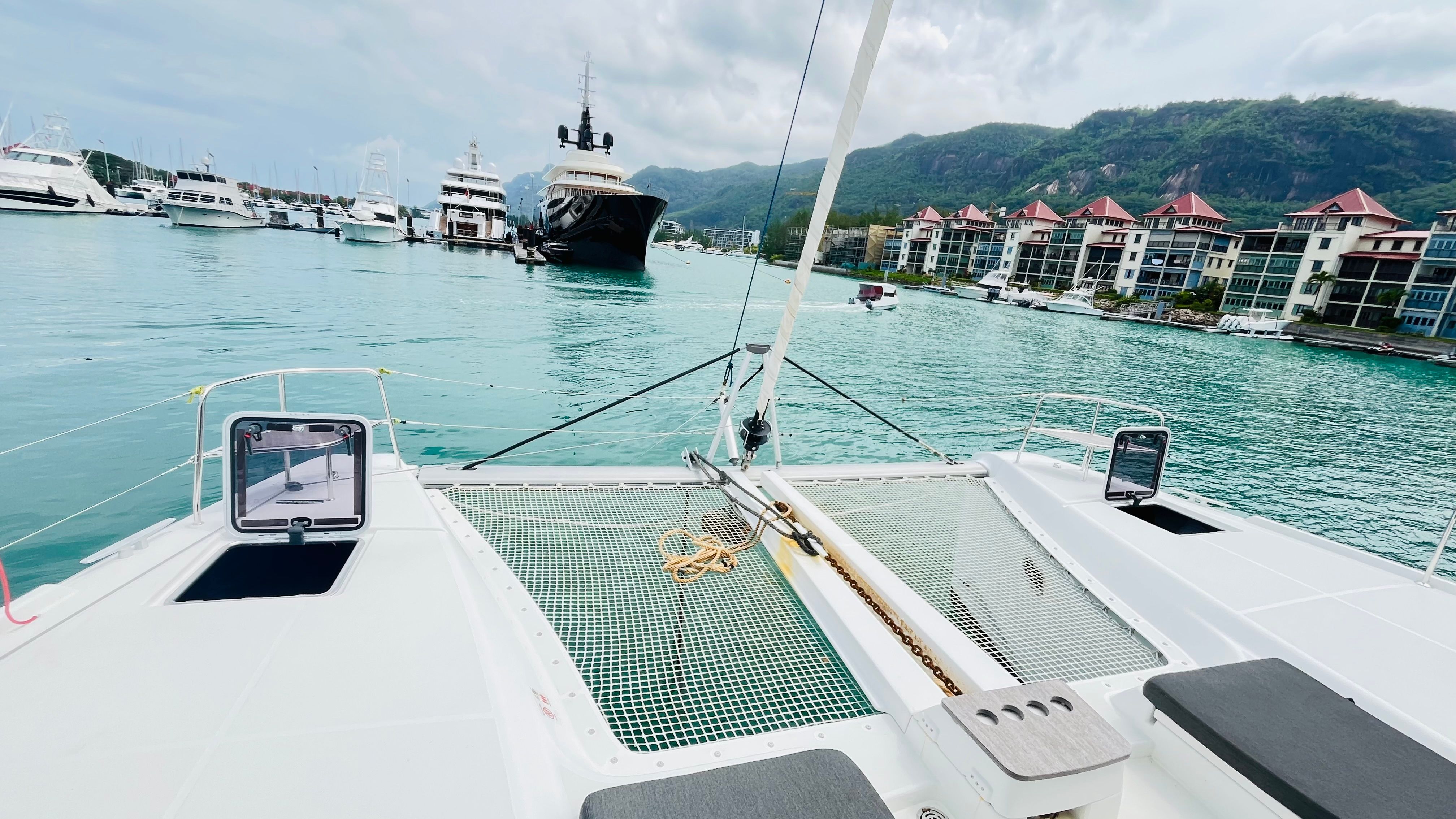 Lagoon 46 | Napa Naryen