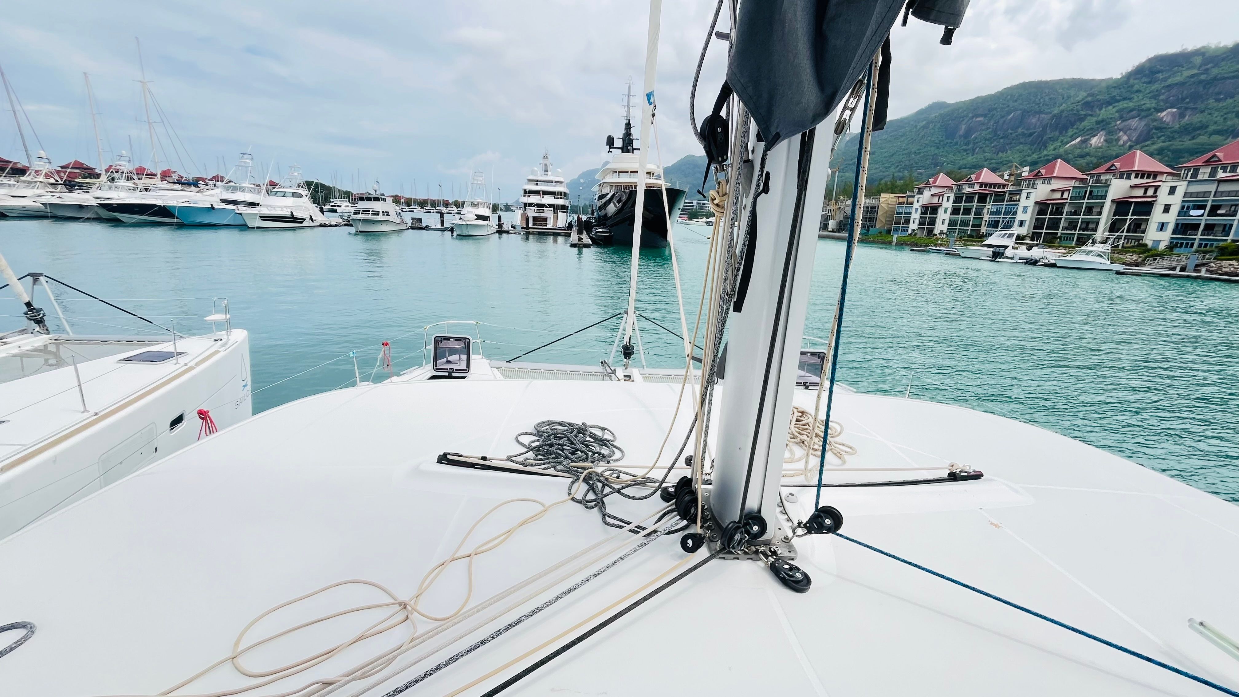 Lagoon 46 | Napa Naryen