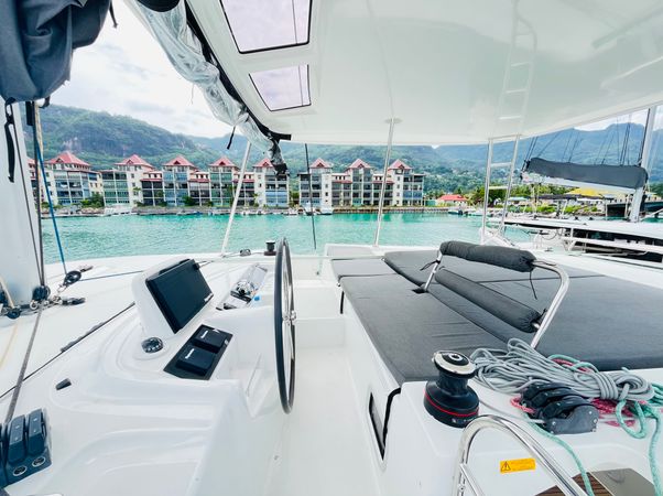 Lagoon 46 | Napa Naryen