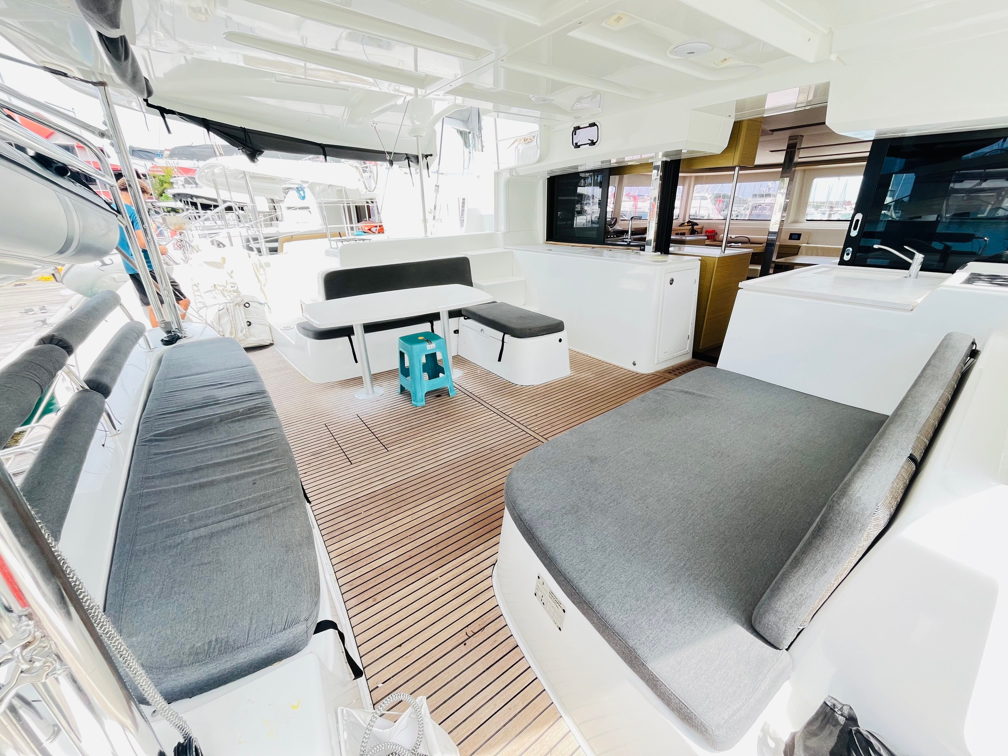 Lagoon 46 | Napa Naryen