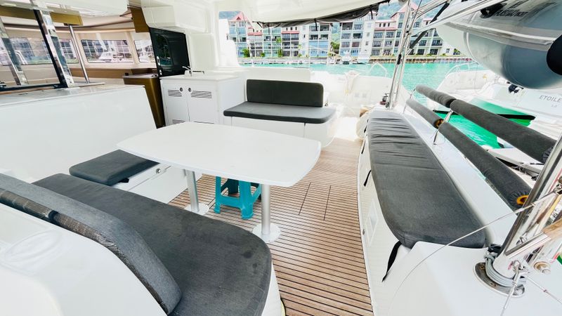 Lagoon 46 | Napa Naryen