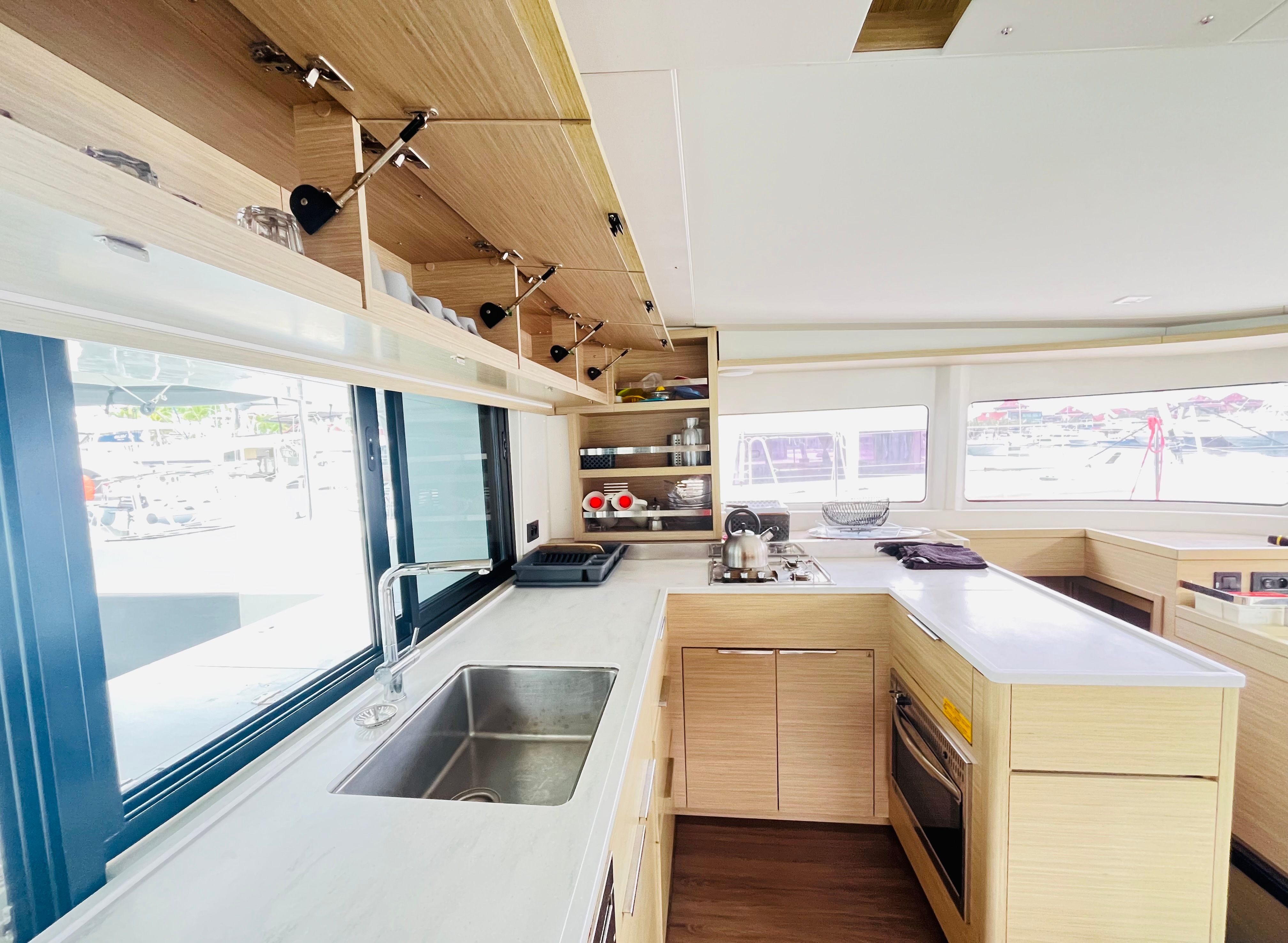 Lagoon 46 | Napa Naryen