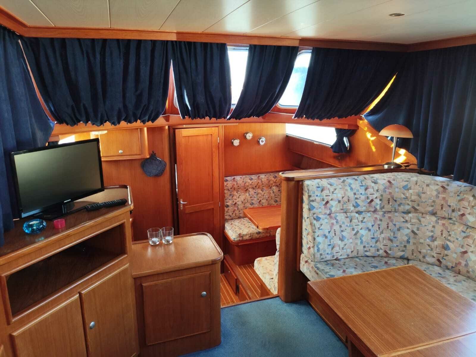 Aqua Yacht 1200 | Gina Maria