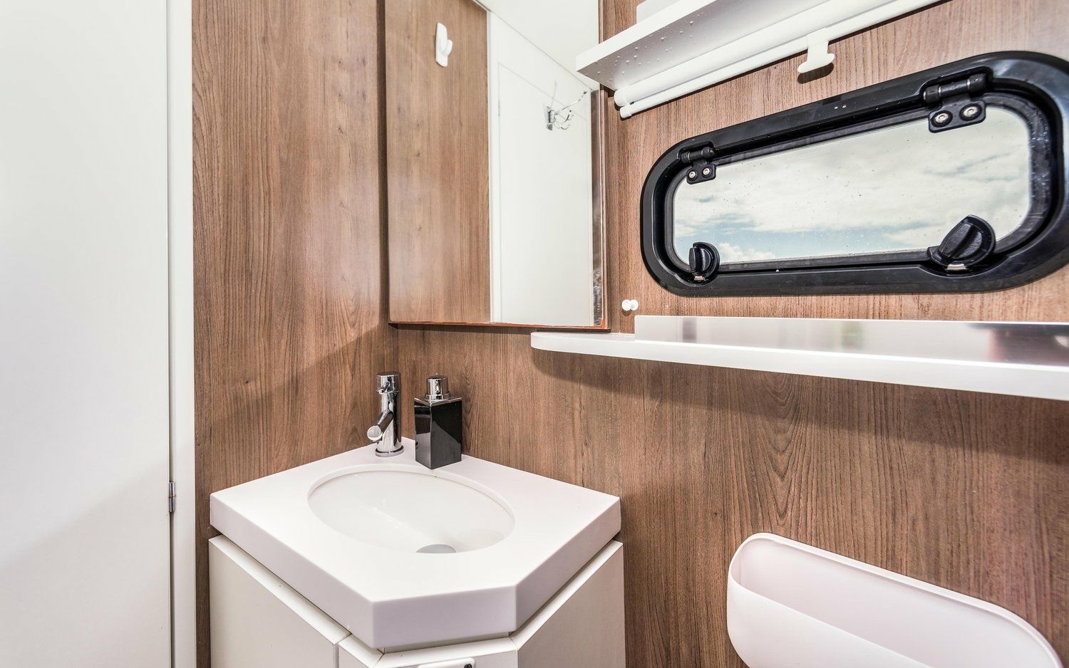 Bali 5.4 | C Sisters