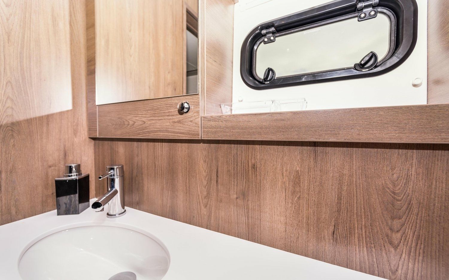 Bali 5.4 | C Sisters