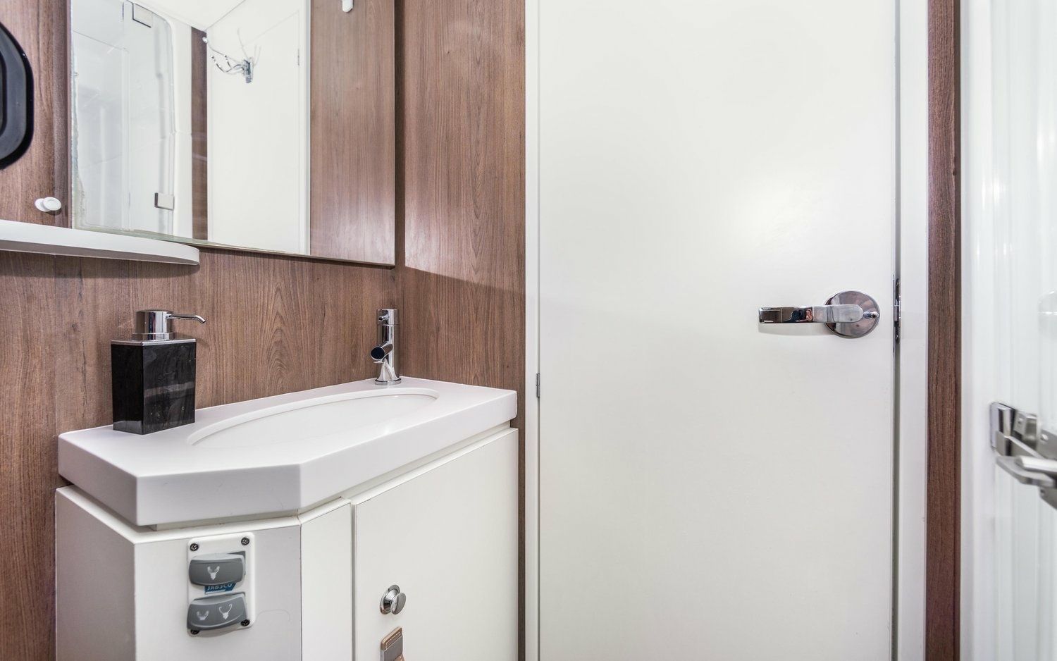 Bali 5.4 | C Sisters