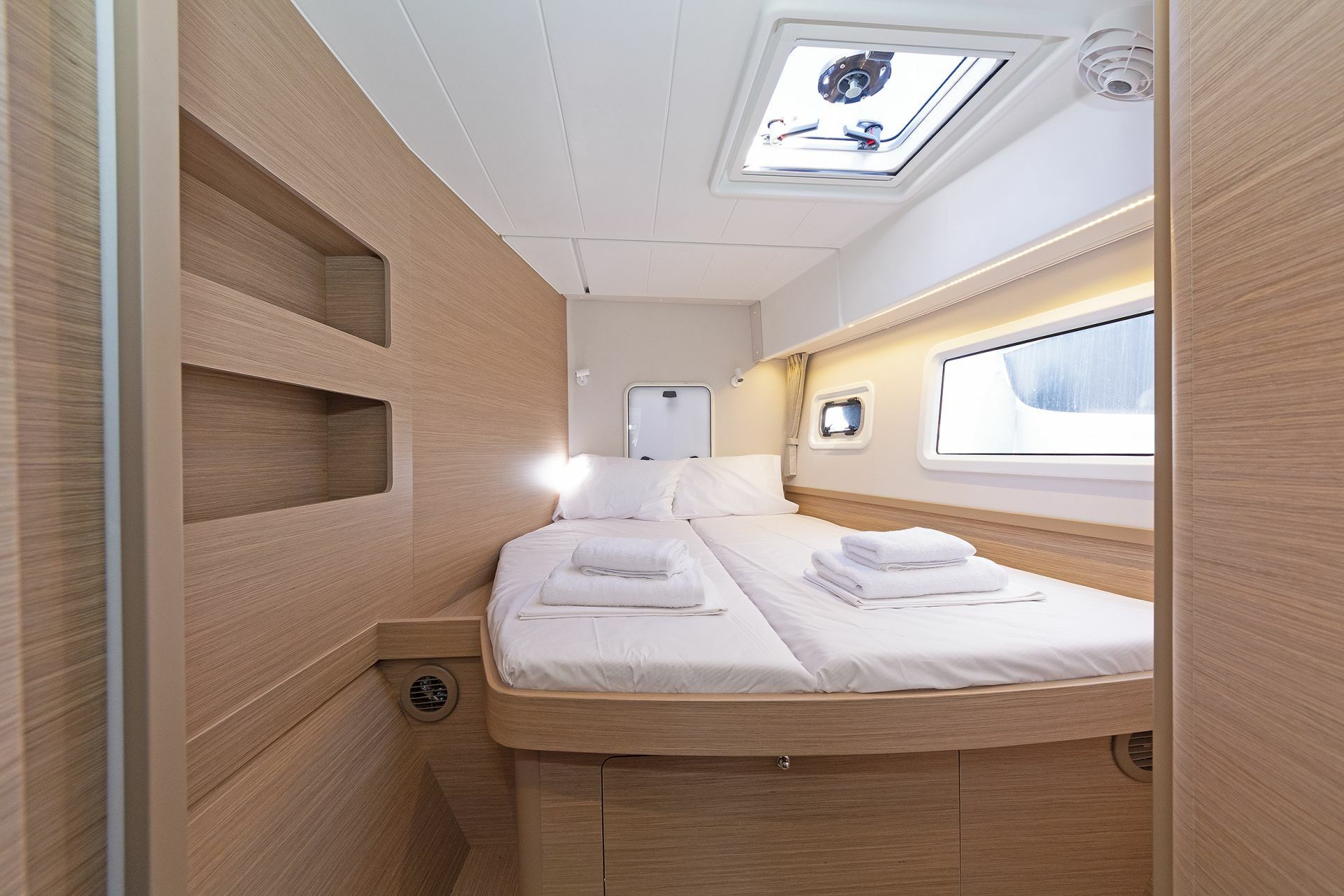 Lagoon 42 | Dream Waters