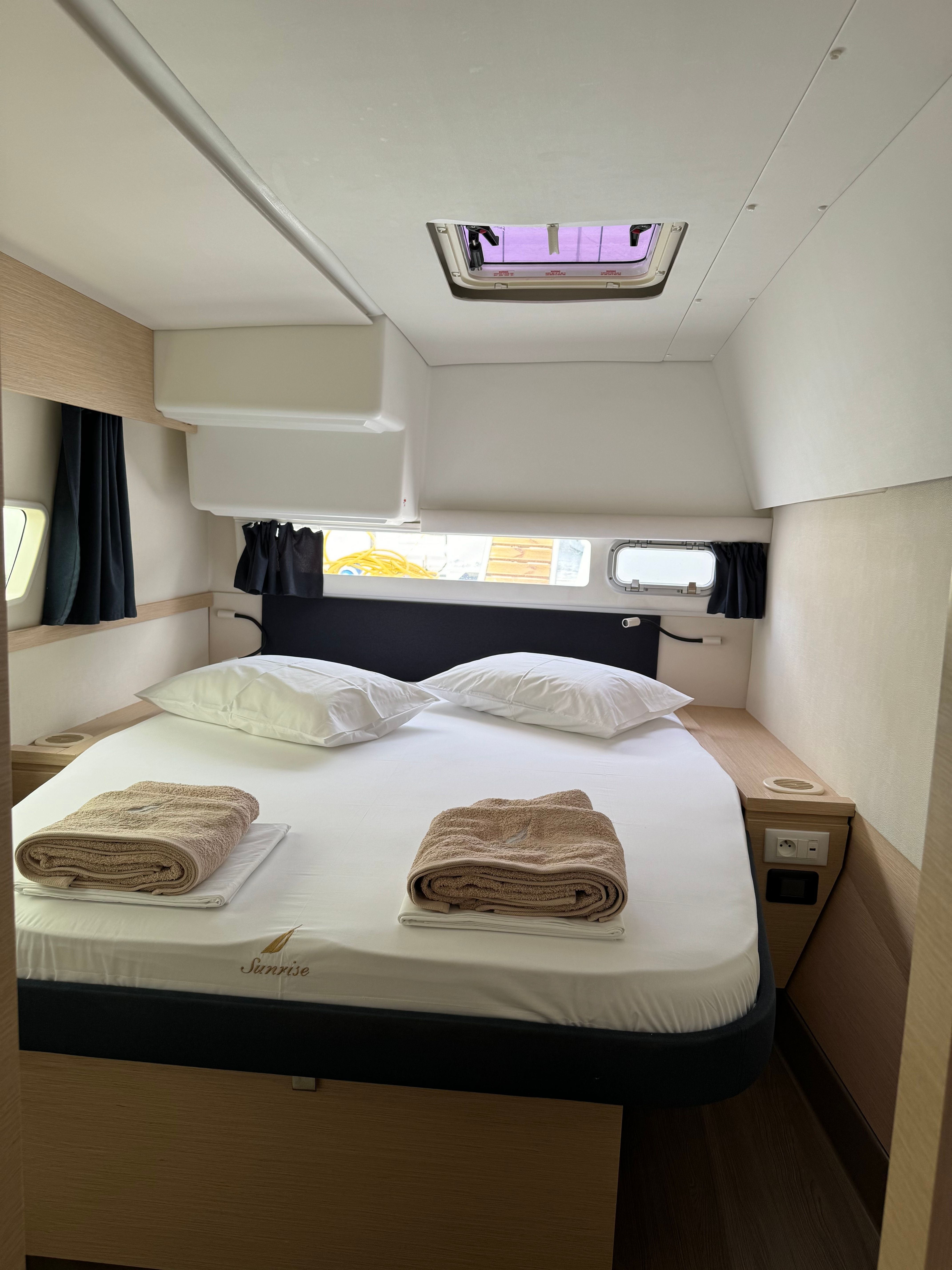Fountaine Pajot Helia 44 | Sunrise