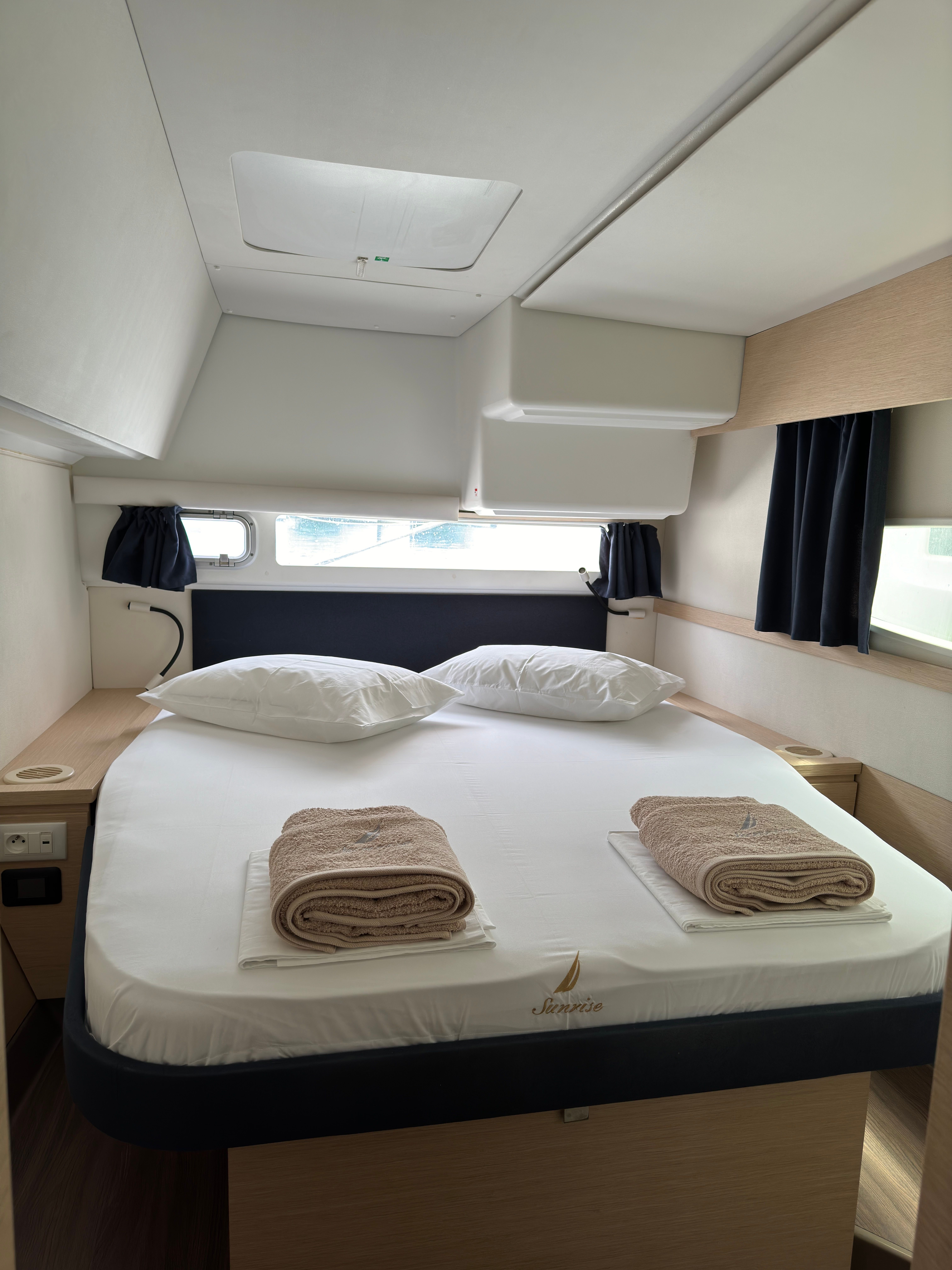 Fountaine Pajot Helia 44 | Sunrise