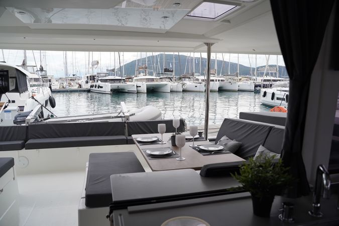 Fountaine Pajot Helia 44 | Sunrise