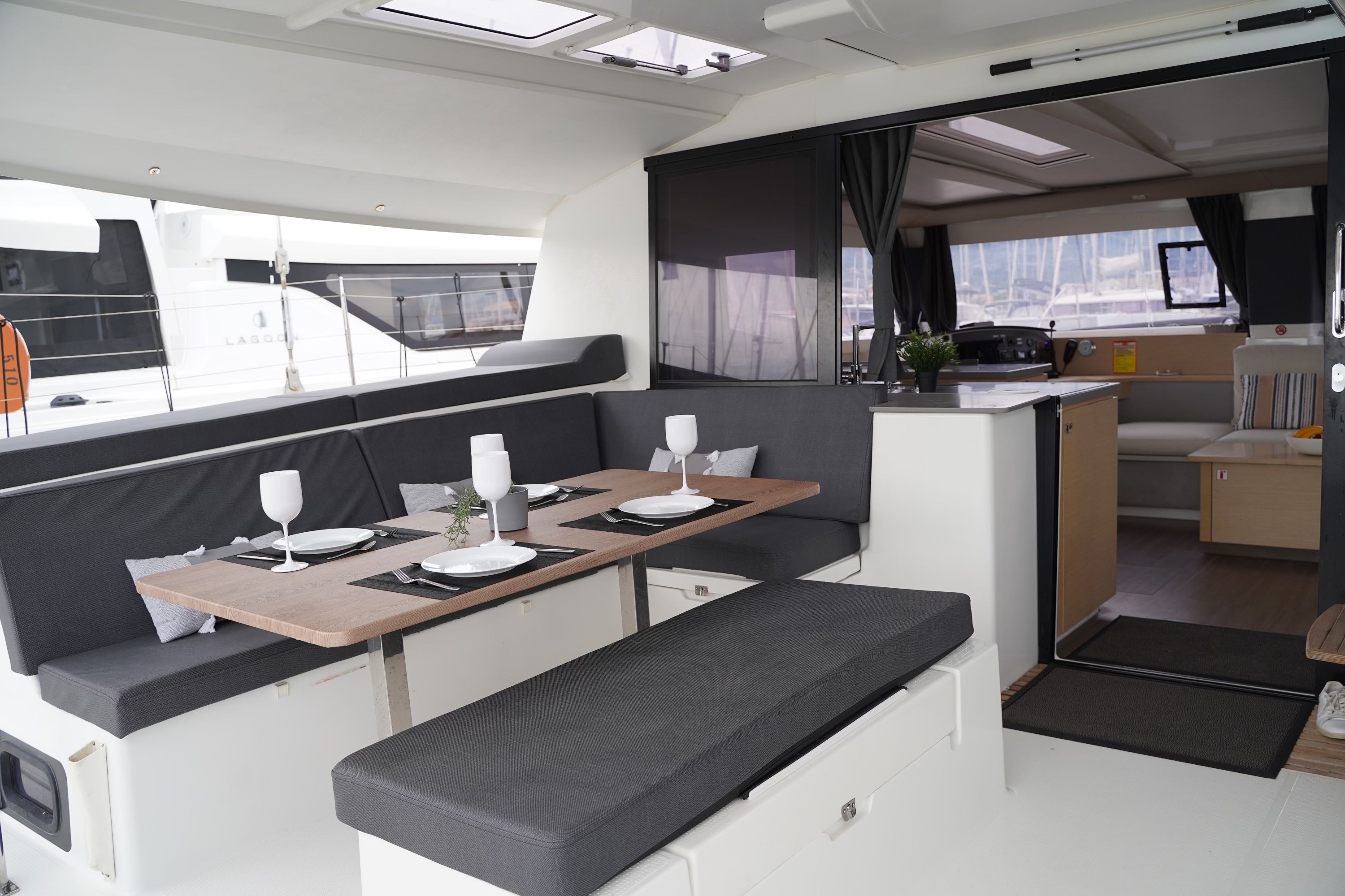Fountaine Pajot Helia 44 | Sunrise